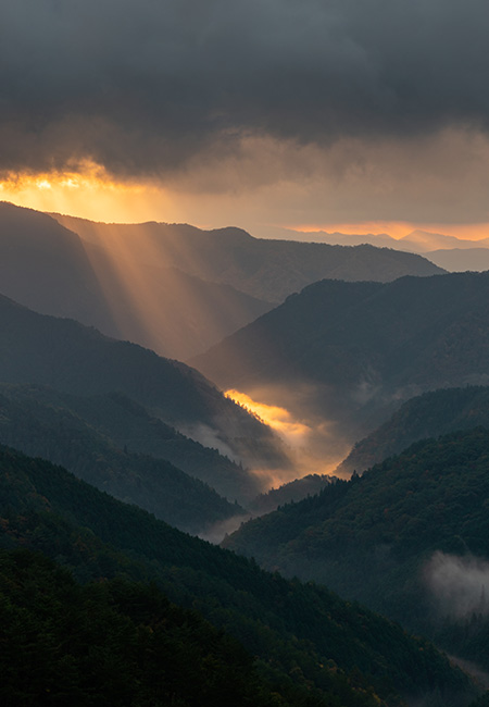 モノクロの高野山